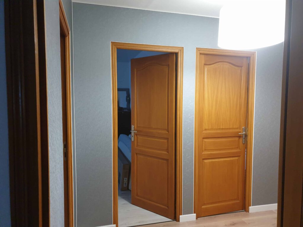‌Réalisation de mur tendu dans plusieurs pièces de la maison