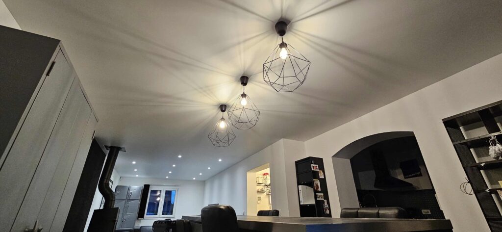 Salon-cuisine de 38 m² avec finition élégante