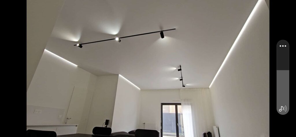 Luminaires dans espace moderne de 42 m² à Bussy-Saint-Georges
